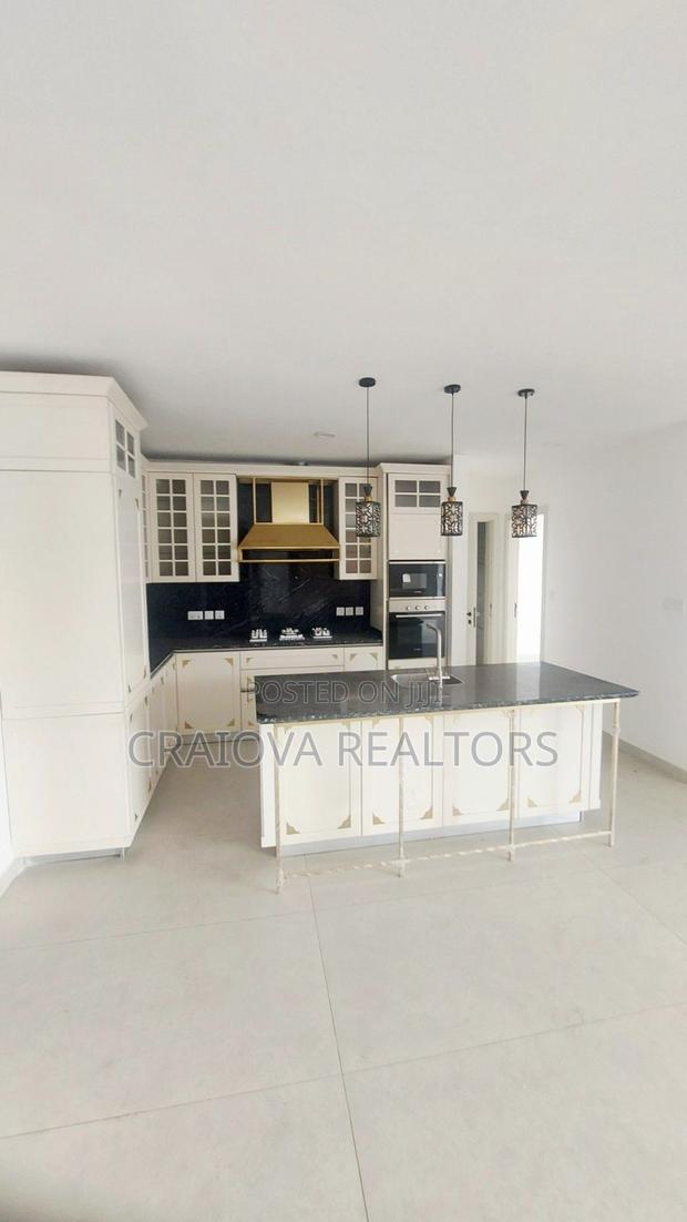 4bdrm Duplex in Spring Valley for sale - thumbnail 6