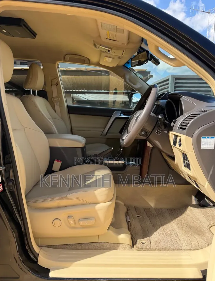 Toyota Land Cruiser Prado 2016 Black
