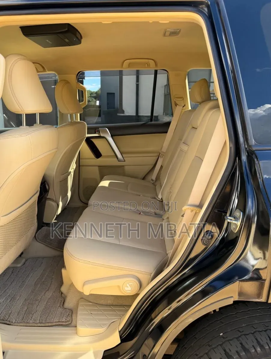 Toyota Land Cruiser Prado 2016 Black