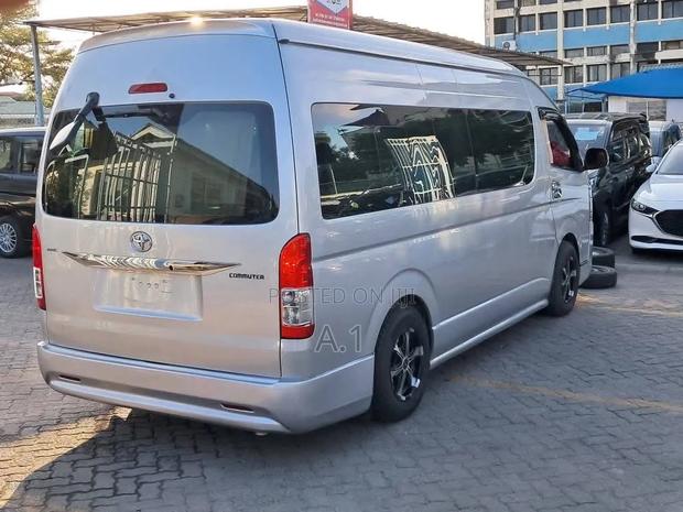 Toyota Granvia 2019 Silver - thumbnail 6