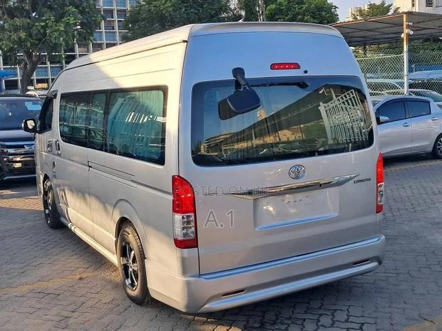 Toyota Granvia 2019 Silver - thumbnail 7