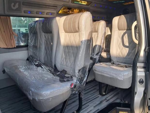 Toyota Granvia 2019 Silver - thumbnail 5