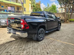 Toyota Hilux Revo Double Cab Deisel 2.4 AWD 2020 Black