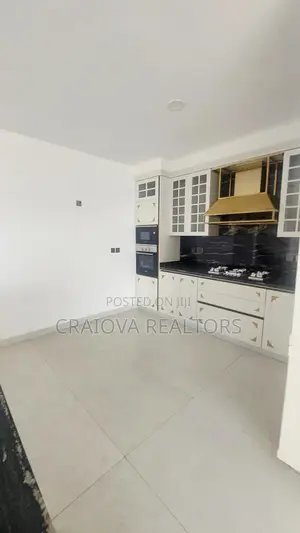 4bdrm Duplex in Spring Valley for sale
