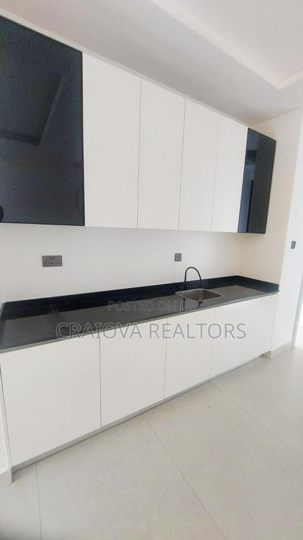 4bdrm Duplex in Spring Valley for sale - thumbnail 8