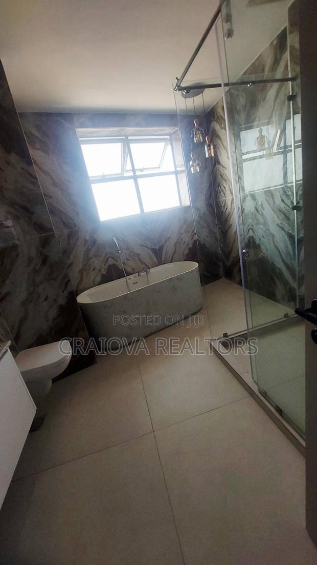 4bdrm Duplex in Spring Valley for sale - thumbnail 10