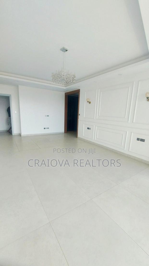 4bdrm Duplex in Spring Valley for sale - thumbnail 3