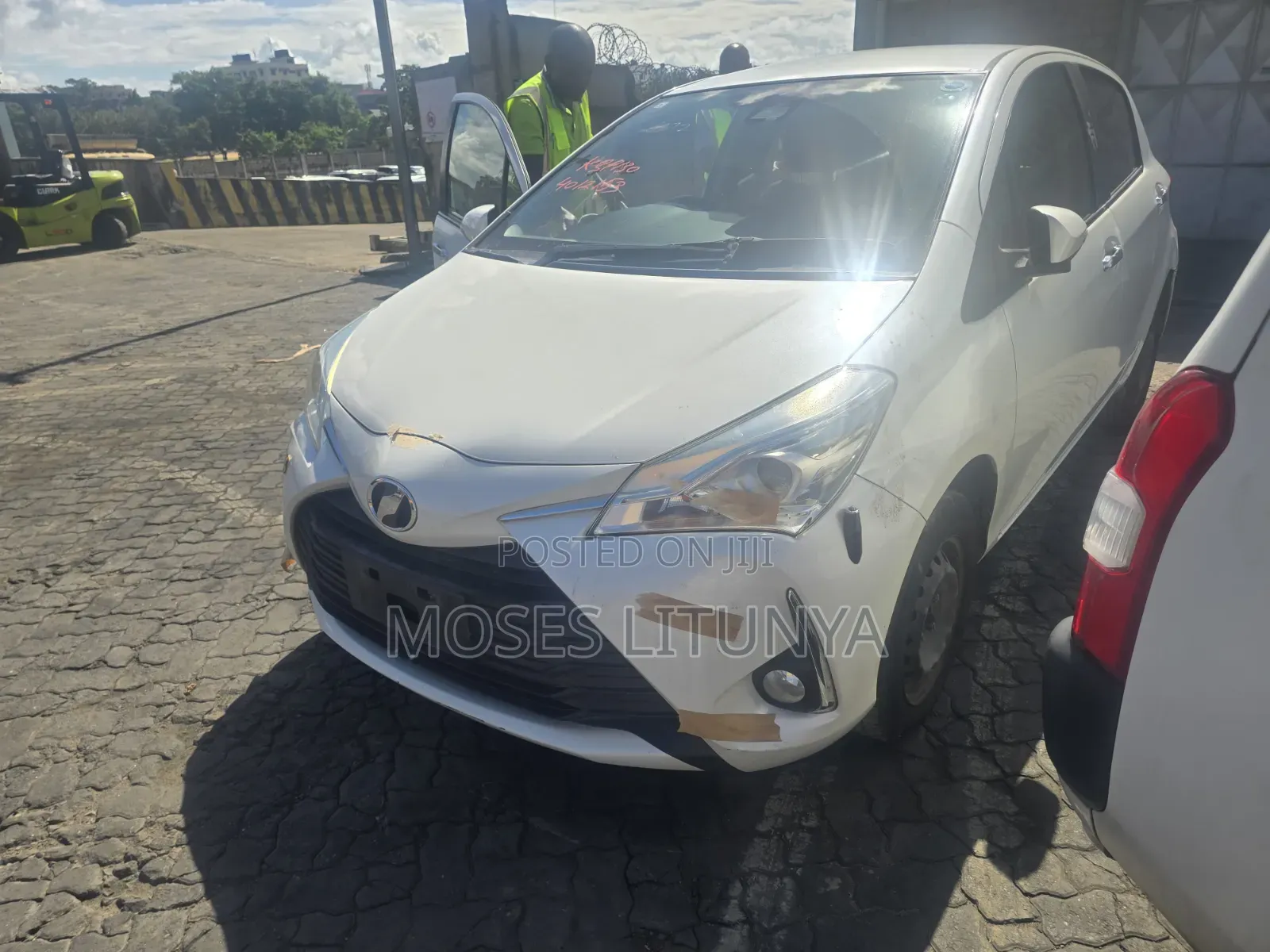 Toyota Vitz 1.3 FWD 5dr 2019 White