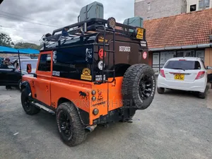 Land Rover Defender 1978 Orange