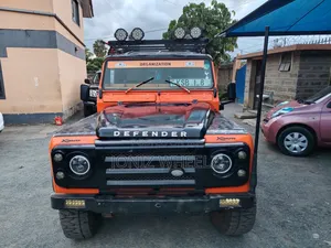 Land Rover Defender 1978 Orange