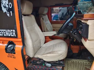 Land Rover Defender 1978 Orange