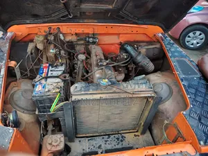 Land Rover Defender 1978 Orange