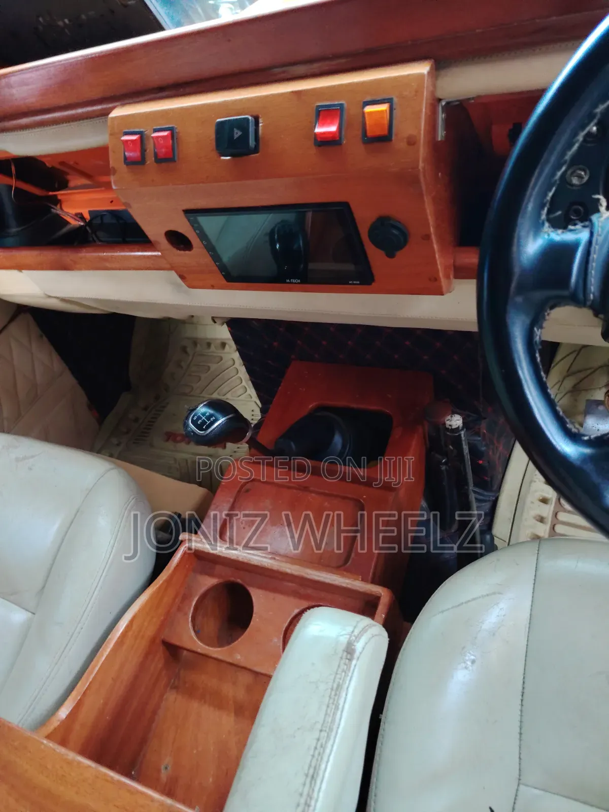 Land Rover Defender 1978 Orange