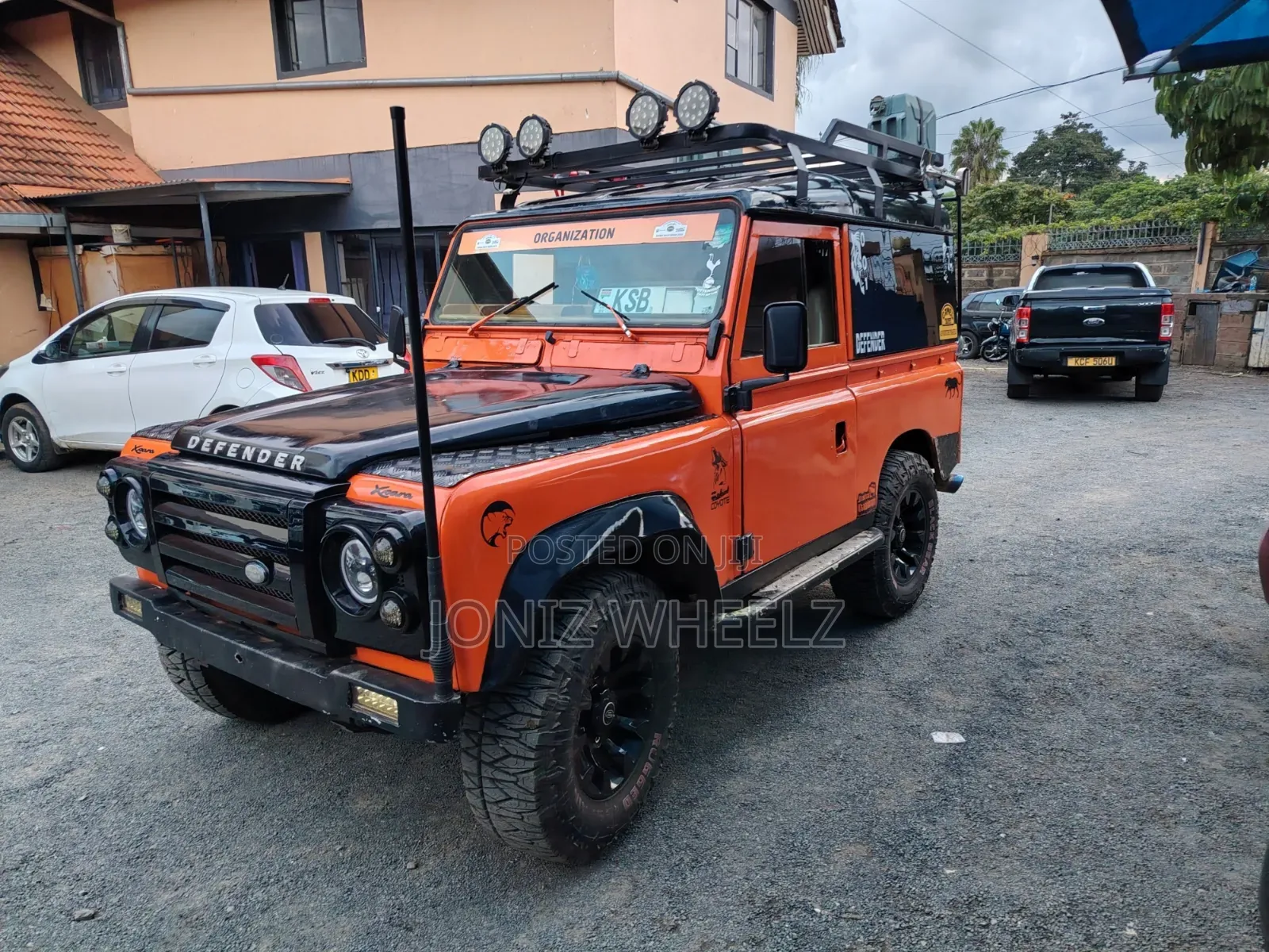 Land Rover Defender 1978 Orange