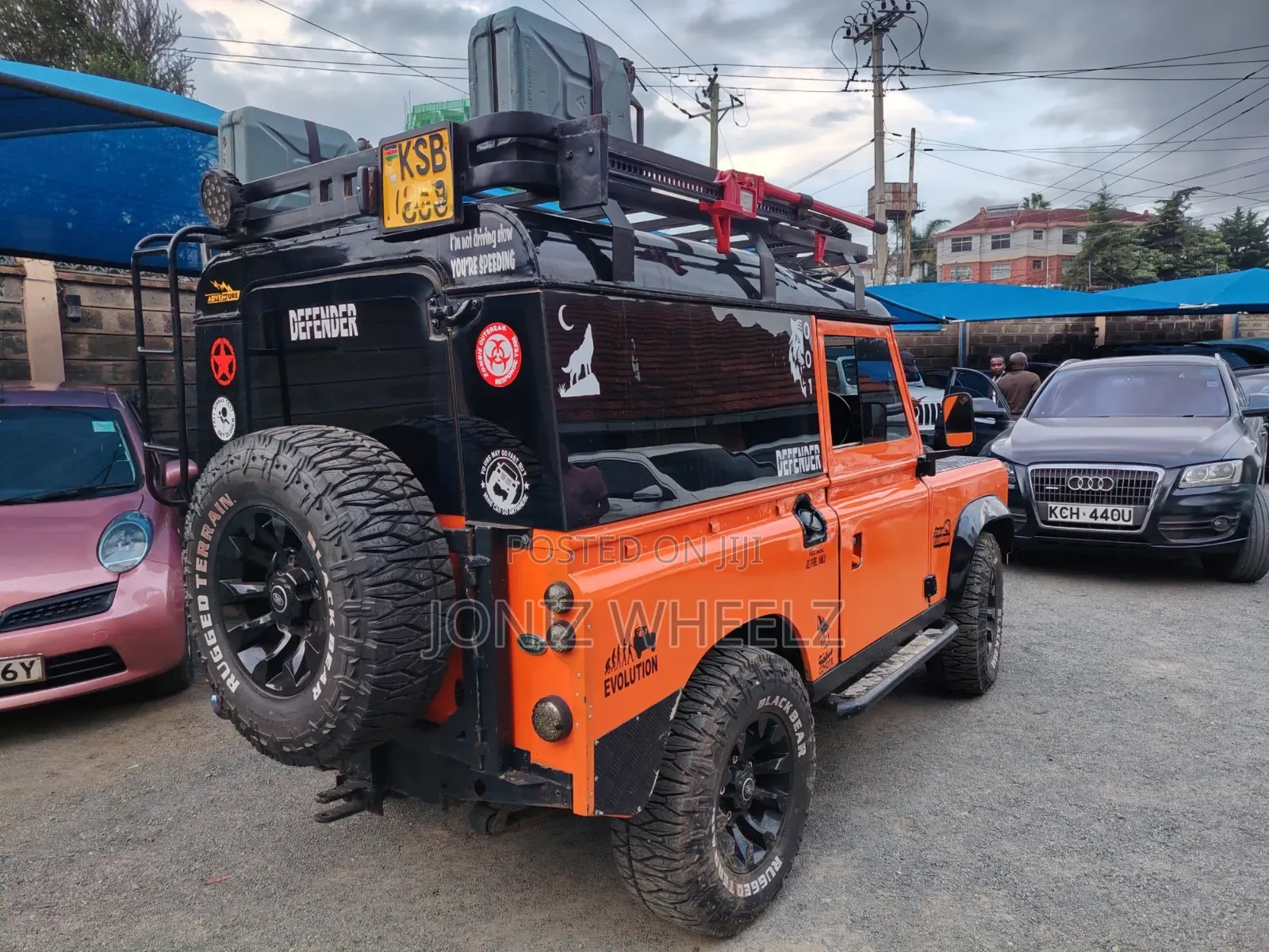 Land Rover Defender 1978 Orange
