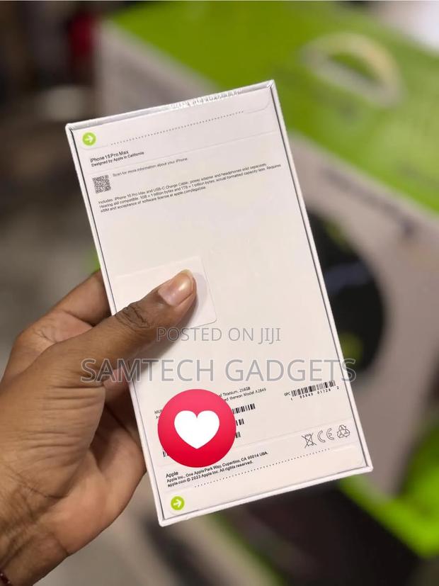 Apple iPhone 15 Pro Max 256 GB Gray - thumbnail 2