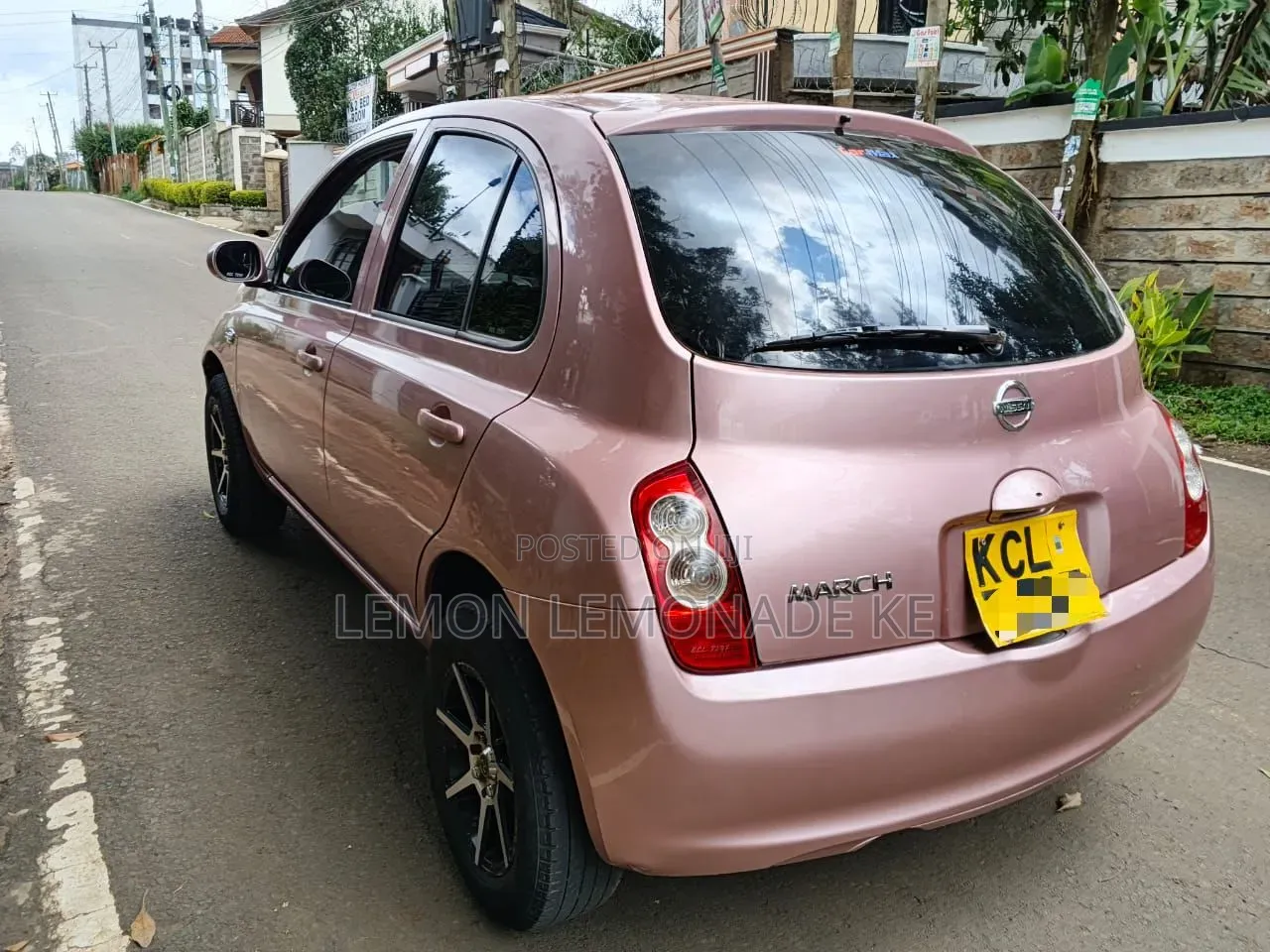 Nissan March 2010