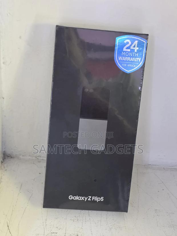 New Samsung Galaxy Z Flip 5 256 GB Green - thumbnail 2