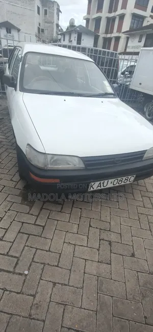 Toyota Corolla Station Wagon 1999 White