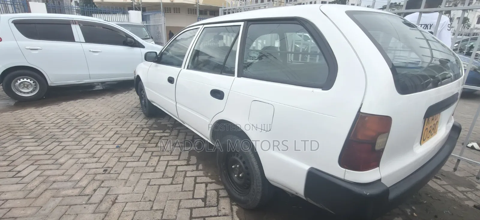 Toyota Corolla Station Wagon 1999 White