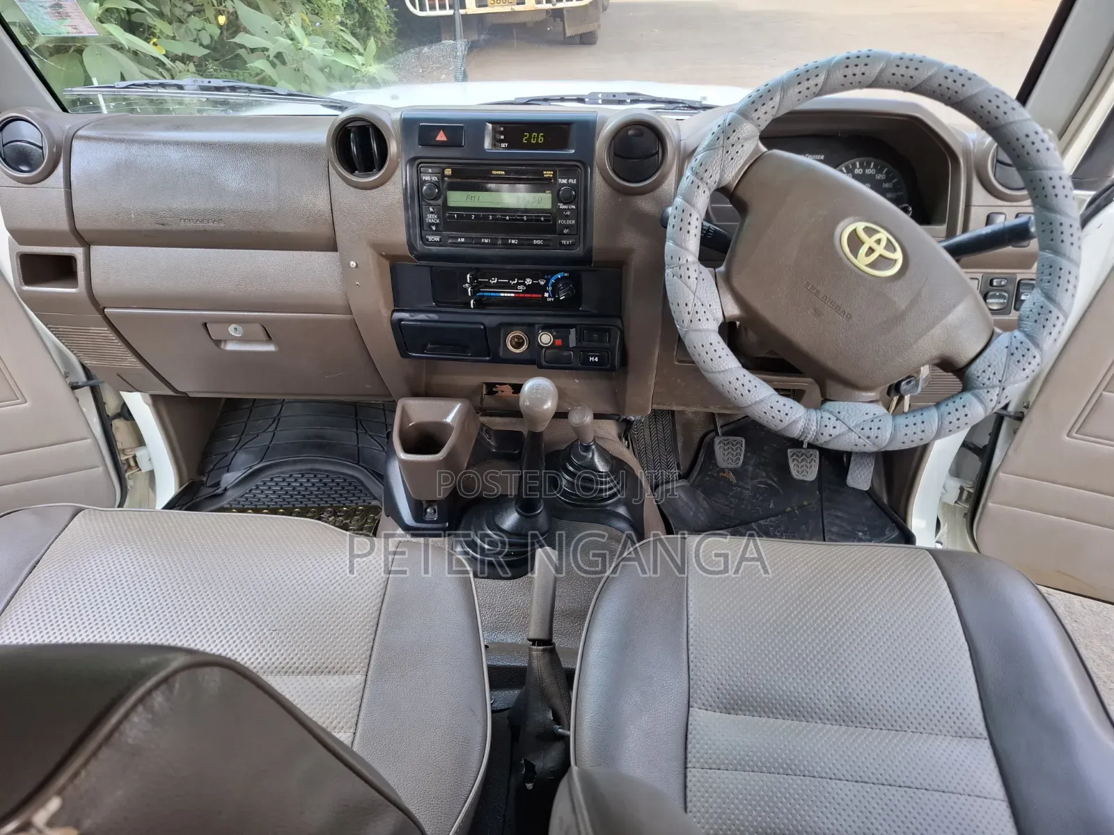 Toyota Land Cruiser 2013 White
