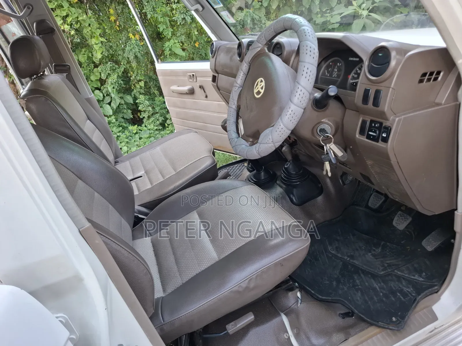 Toyota Land Cruiser 2013 White