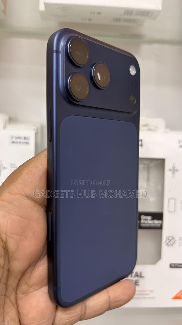 Apple iPhone 17 Pro Max 256 GB Blue - thumbnail 3
