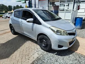 Toyota Vitz 2011 Gray