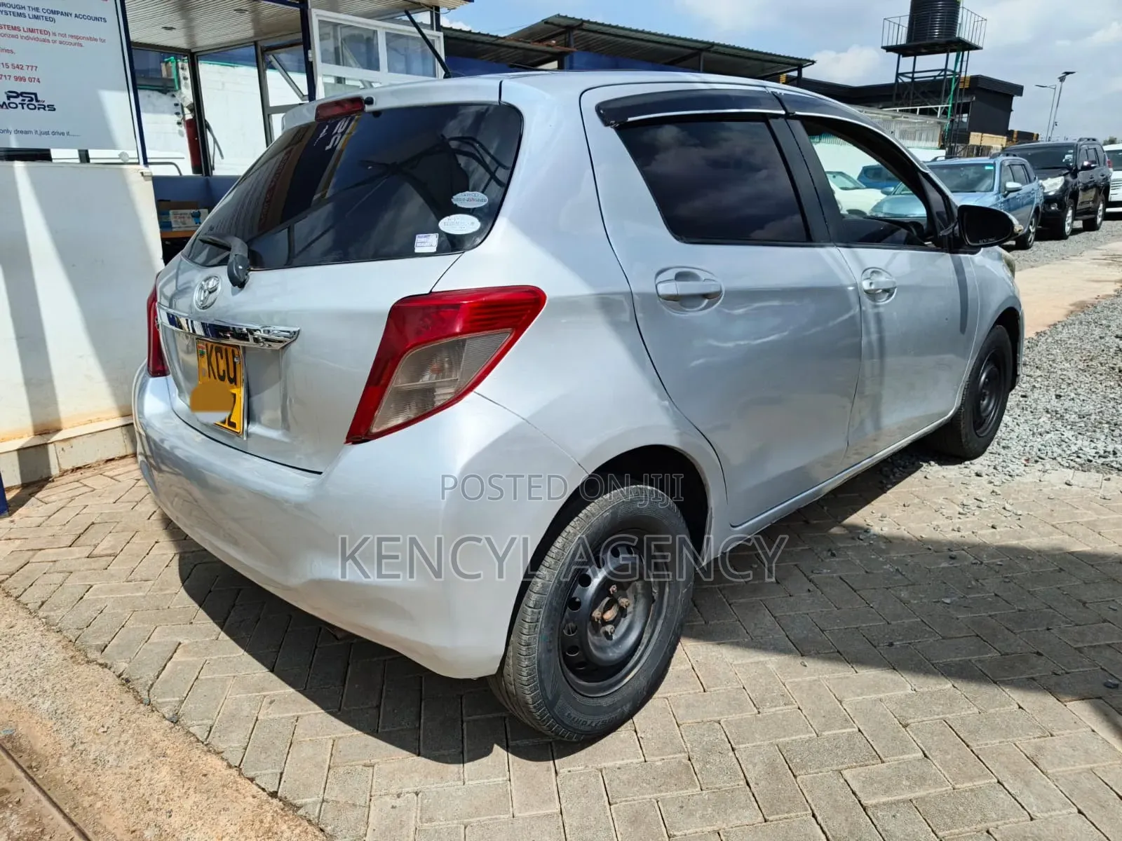 Toyota Vitz 2011 Gray