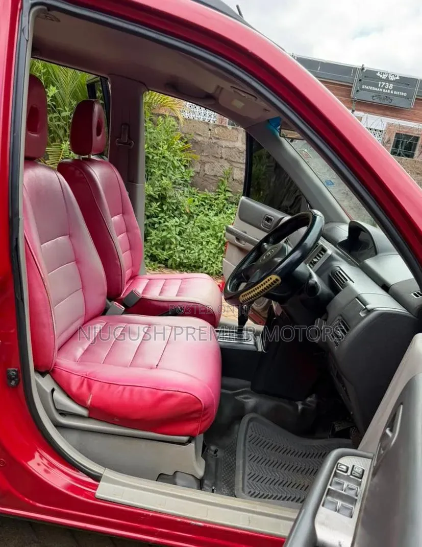 Nissan X-Trail 2005 Red