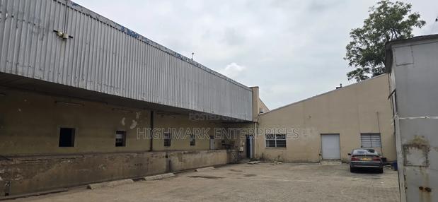 Big Godown to Let; Industrial Area - thumbnail 2