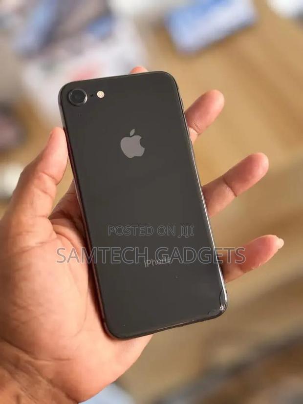 Apple iPhone 8 256 GB Black - thumbnail 2