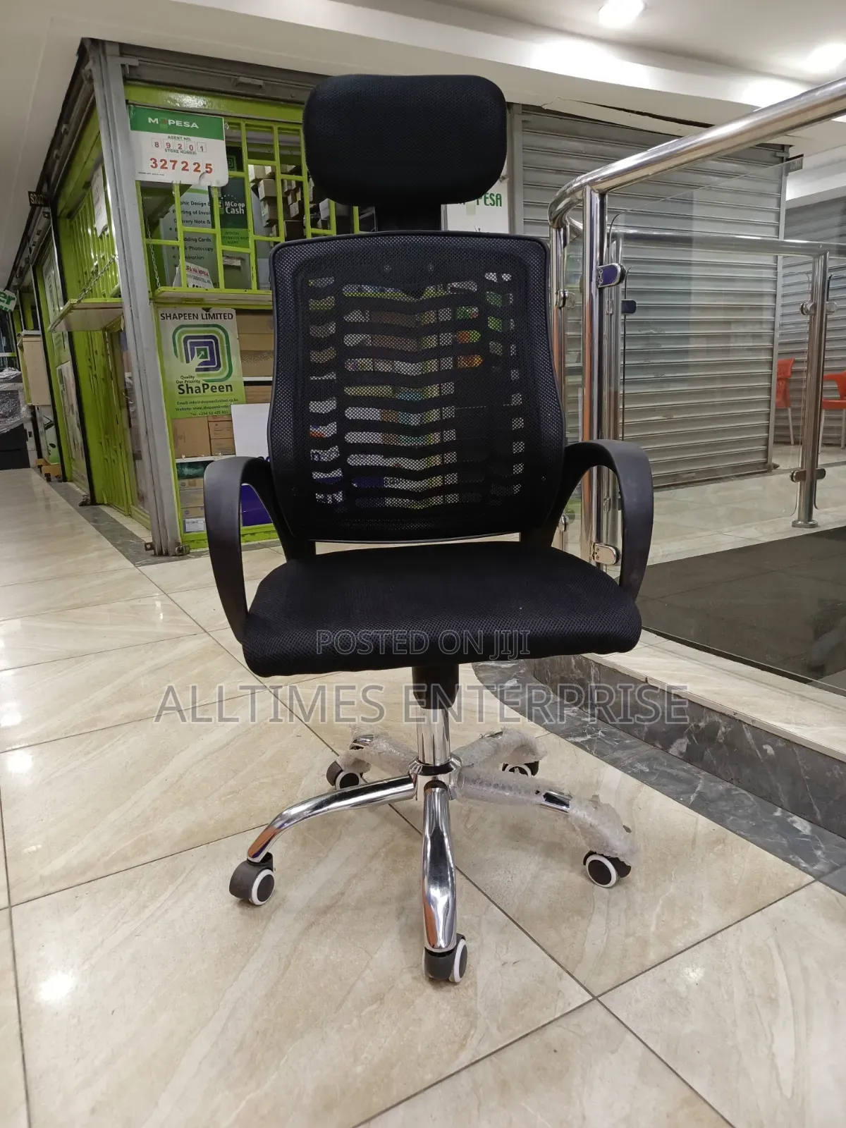 360° Swivel Office Chair With Headrest