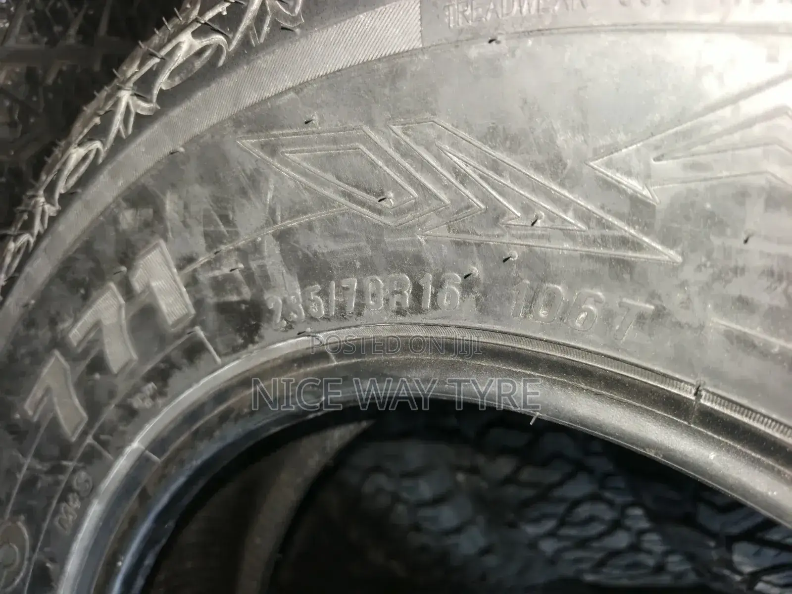 235/70r16 Maxxis