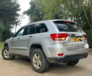 Jeep Grand Cherokee Limited 4x4 2012 Silver
