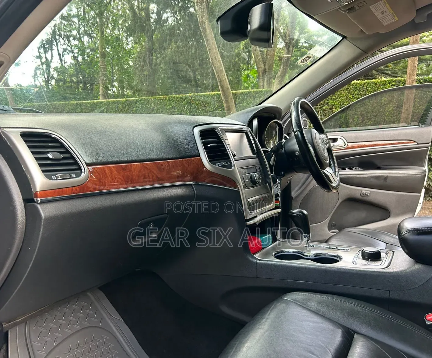 Jeep Grand Cherokee Limited 4x4 2012 Silver
