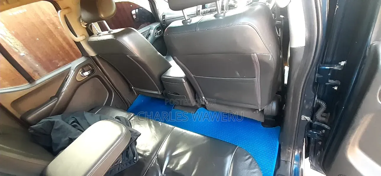 Nissan Navara 2009 Blue