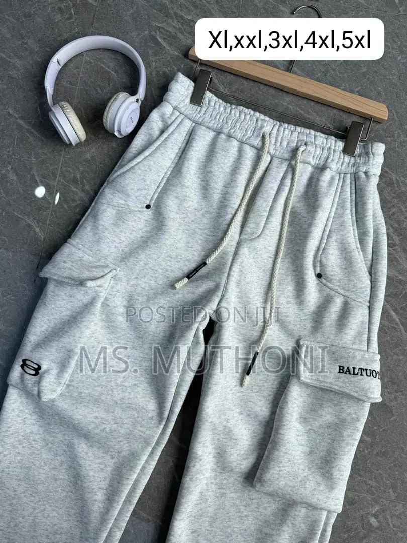 Fleece-Lined Cargo Sweatpants W/Drawstring Waist Elastic Ankle Cuffs