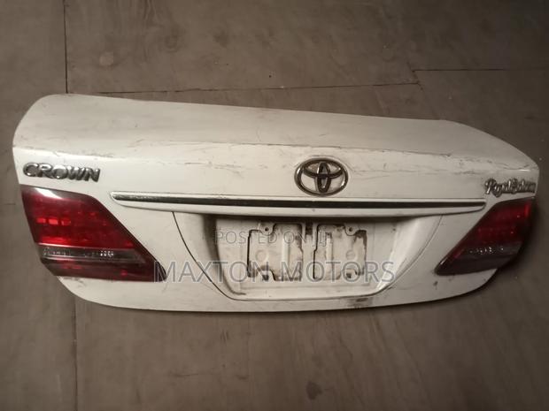 Toyota Crown GRS 200 Boot Lid