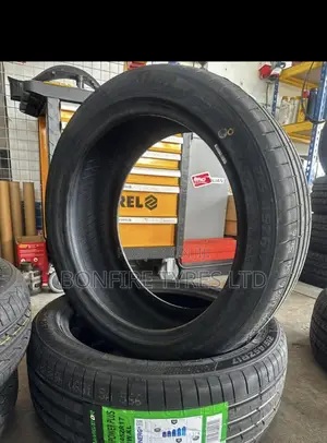 215/45zr17 Lavingotor