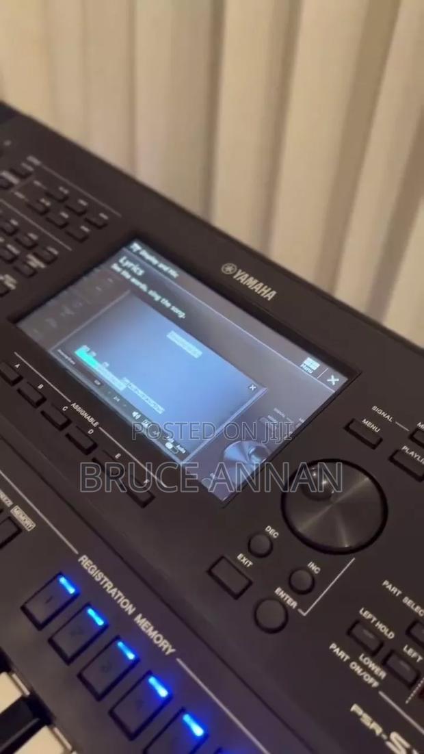 Yamaha PSR-Sx700 - thumbnail 3