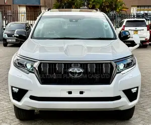 Toyota Land Cruiser Prado 2.8 2022 White