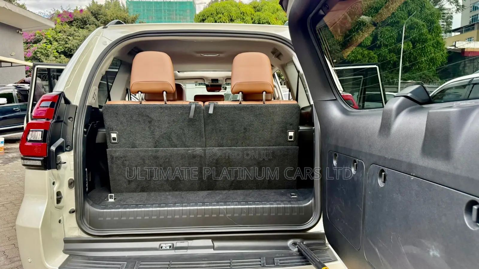 Toyota Land Cruiser Prado 2.8 2022 White