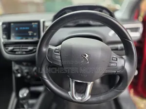 Peugeot 208 2019 Red