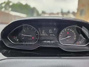 Peugeot 208 2019 Red