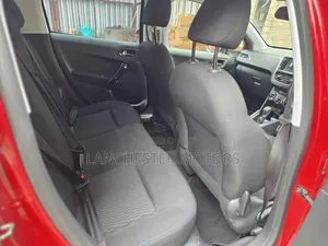 Peugeot 208 2019 Red