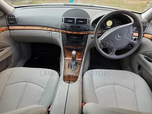 Mercedes-Benz E240 2004 Off white