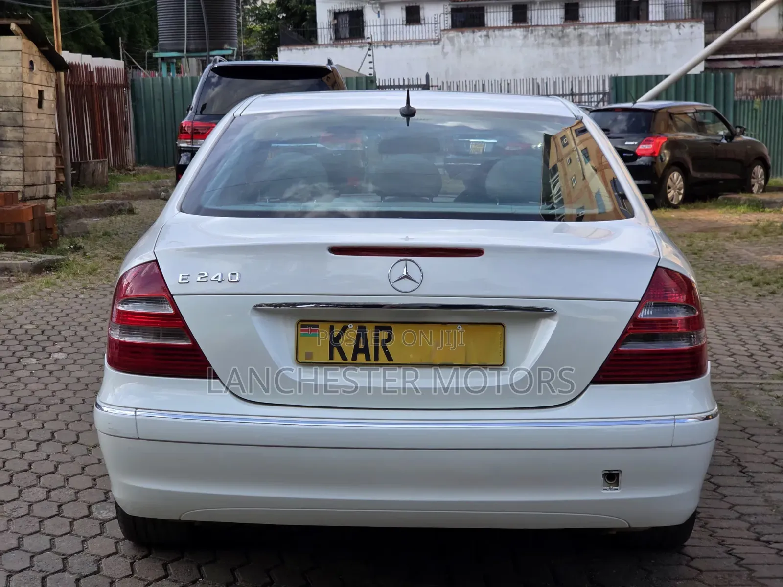 Mercedes-Benz E240 2004 Off white