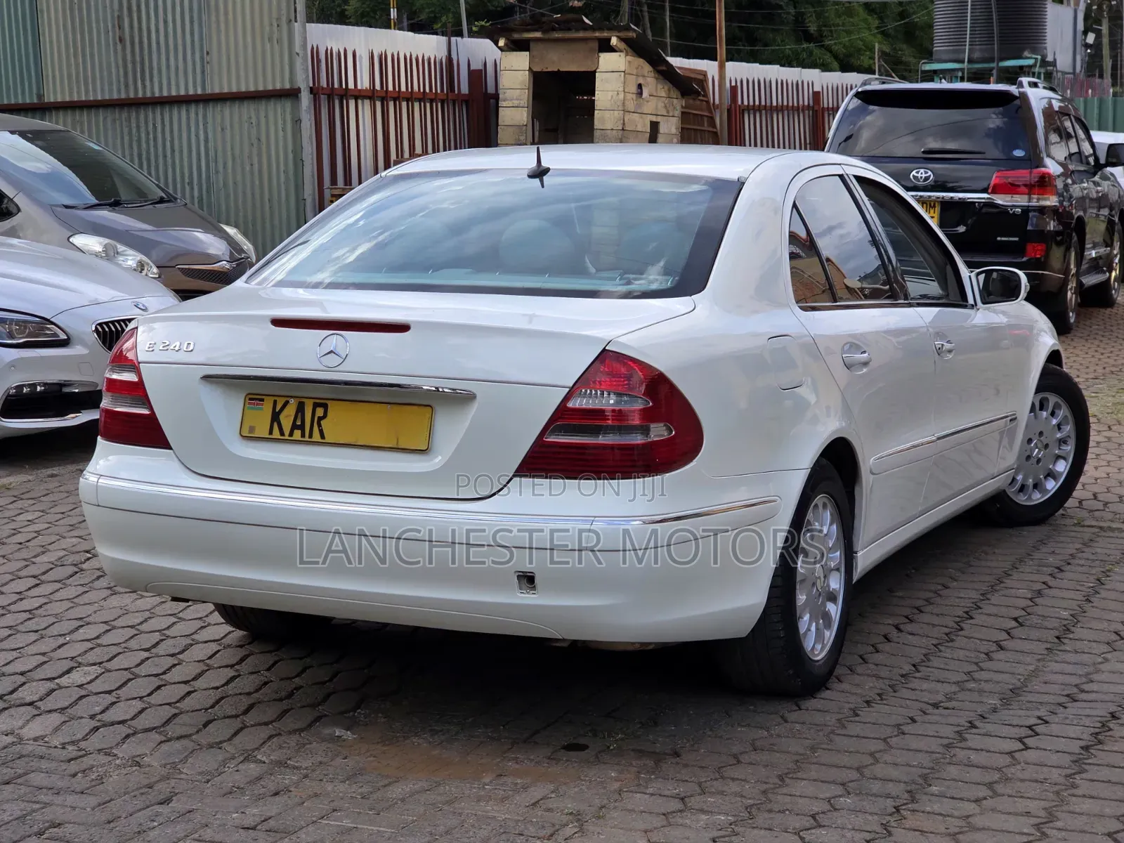Mercedes-Benz E240 2004 Off white