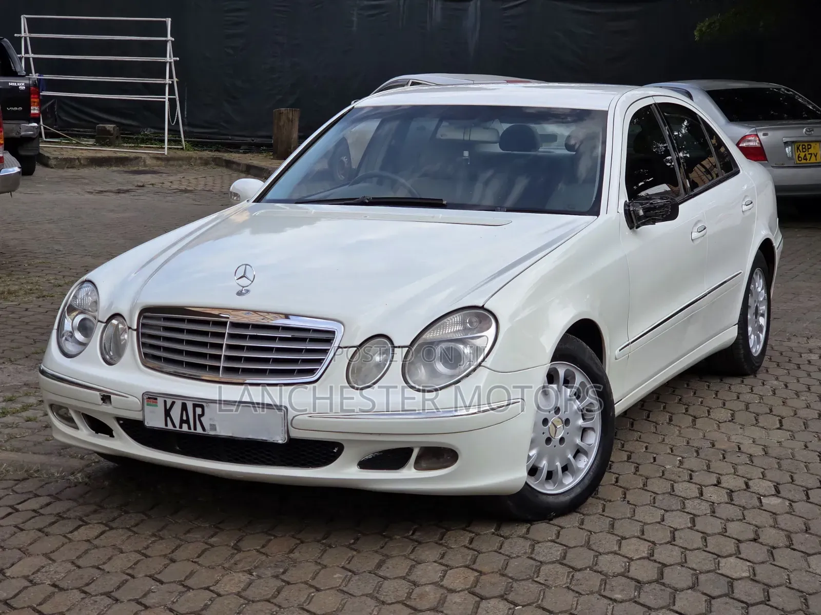 Mercedes-Benz E240 2004 Off white